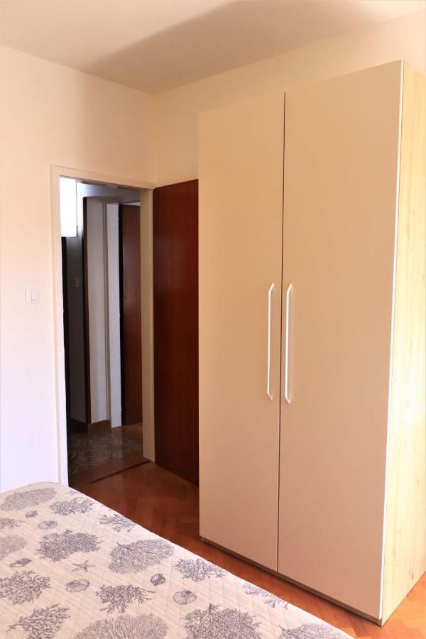 Family Rooms Moela Umag Exterior photo